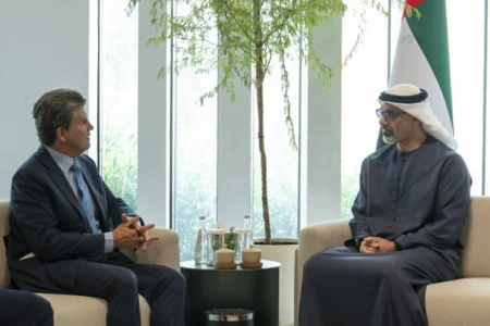 خالد بن محمد يبحث فرص التعاون الاستثماري مع رئيس «جنرال أتلانتيك» خالد بن محمد يبحث فرص التعاون الاستثماري مع رئيس «جنرال أتلانتيك»