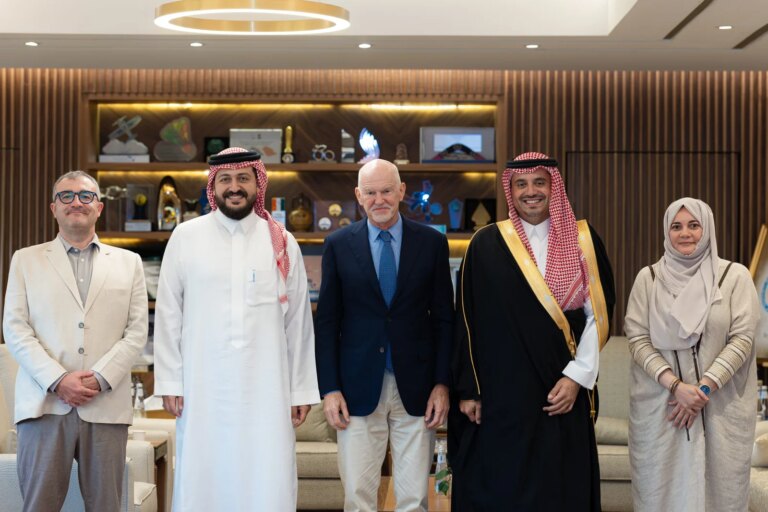 نائب رئيس اللجنة الأولمبية والبارالمبية السعودية يبحث سبل التعاون مع رئيس المركز الدولي للهدنة الأولمبية