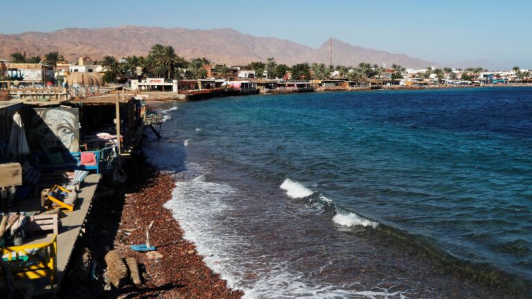 مصرع 21 شخصاً في حادث حافلة بمنطقة سياحية في مصر