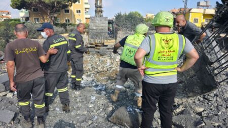مقتل 9 أشخاص على الأقل في غارات إسرائيلية على جنوب لبنان