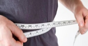 حقنة تذيب الدهون وتعد ببطن مسطح.. ماذا يقول العلم؟
