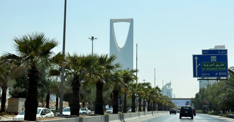 اعتراض صاروخ باليستي فوق الرياض وسماع دوي انفجارات في العاصمة السعودية اعتراض صاروخ باليستي فوق الرياض وسماع دوي انفجارات في العاصمة السعودية