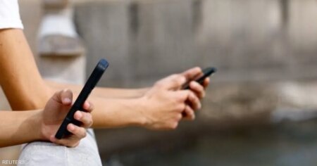 تأثير الساعة الإضافية أمام الشاشات على صحة عين طفلك