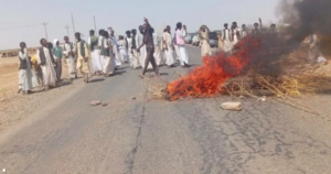 احتجاجات في مناطق سيطرة الجيش السوداني وشلل تام في الأسواق