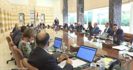لغز شاحنة المتفجرات.. ما أسباب تصاعد الخلاف في لبنان؟ لغز شاحنة المتفجرات.. ما أسباب تصاعد الخلاف في لبنان؟