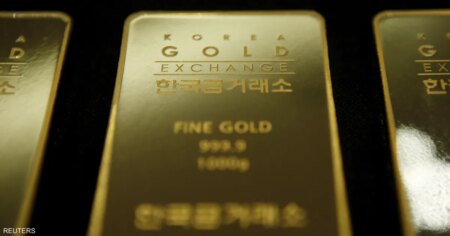 الذهب يكسر حاجز 4000 دولار للأونصة هبوطاً وسط موجة بيع حادة للأسهم