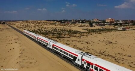 بدء تركيب قضبان السكة الحديد في مشروع قطار العريش–طابا بسيناء بدء تركيب قضبان السكة الحديد في مشروع قطار العريش–طابا بسيناء