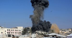 استشهاد 3 فلسطينيين بينهم طفلة في قصف جنوبي قطاع غزة