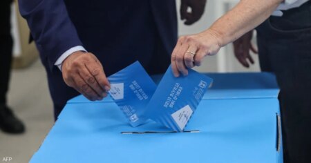 إسرائيل تختتم فرز “الأظرف المزدوجة” بانتظار الحسم النهائي لتوزيع المقاعد إسرائيل تختتم فرز "الأظرف المزدوجة" بانتظار الحسم النهائي لتوزيع المقاعد