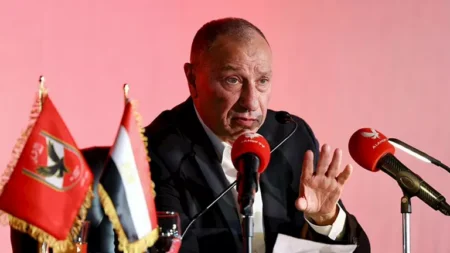الخطيب يوجه تحذيراً شديد اللهجة للاعبي الأهلي (فيديو)