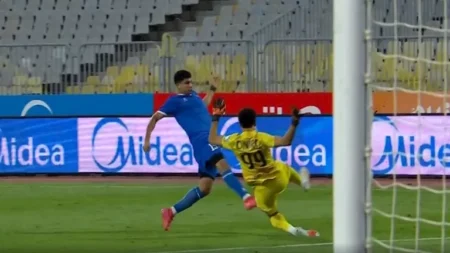 لجنة الحكام تحسم الجدل حول تدخل محمد عواد أمام بترول أسيوط