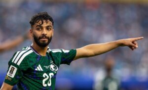 دونيس يوضح أسباب تعثر فريقه أمام قطر ويشير إلى معاناة أبو الشامات من الإرهاق