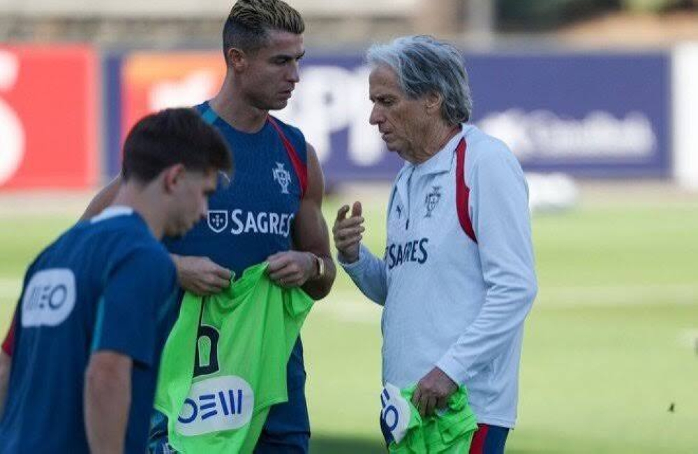 رونالدو يحسم موقفه: لن أعود لمنتخب البرتغال بوجود جيسوس رونالدو يحسم موقفه: لن أعود لمنتخب البرتغال بوجود جيسوس