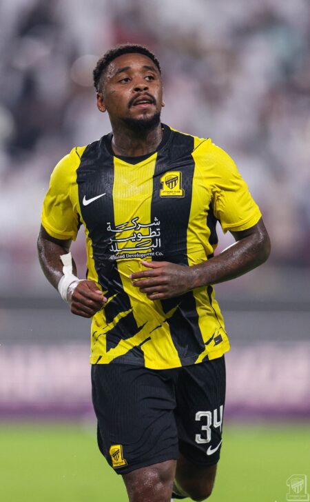 مشادة كلامية بين يبرغوين ومحمد محزري عقب خسارة الاتحاد أمام الهلال