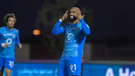 لاكازيت يعرب عن أسفه عقب الخسارة أمام النصر