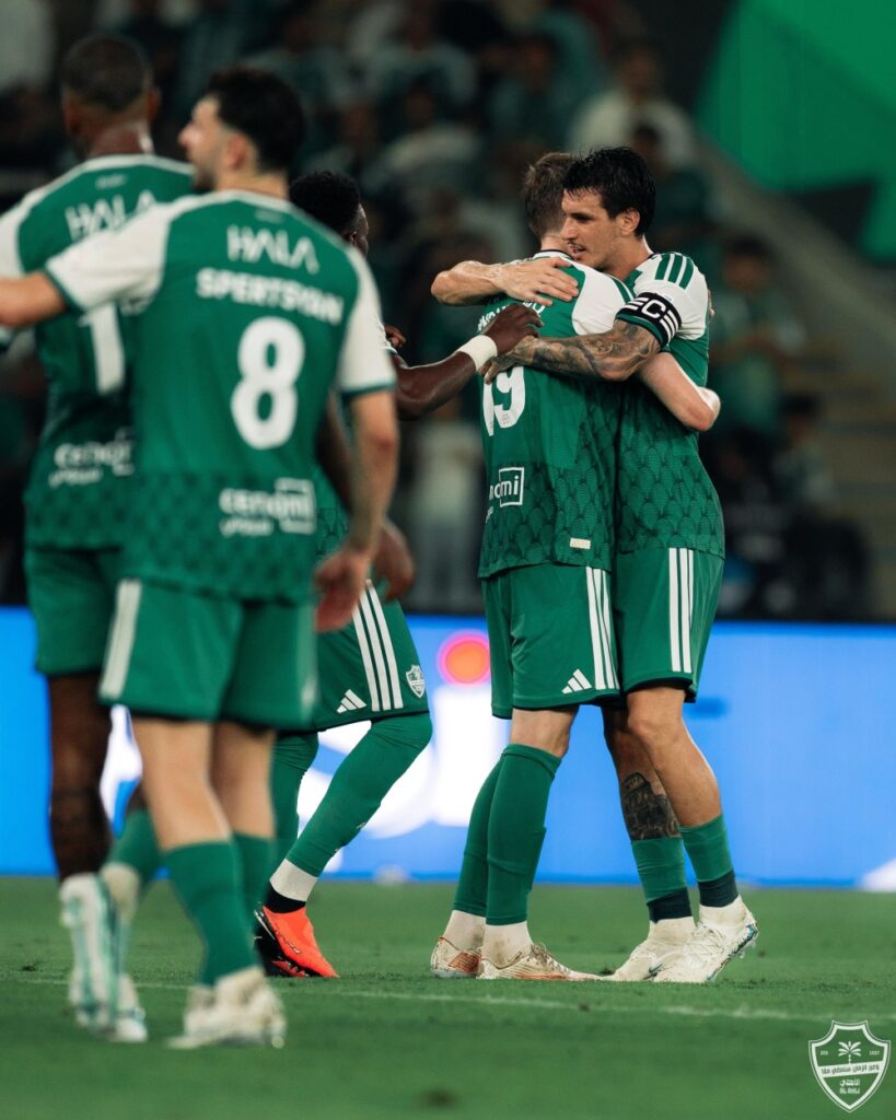 الأهلي يكتسح الخليج برباعية ويتقدم للمركز الخامس في دوري روشن