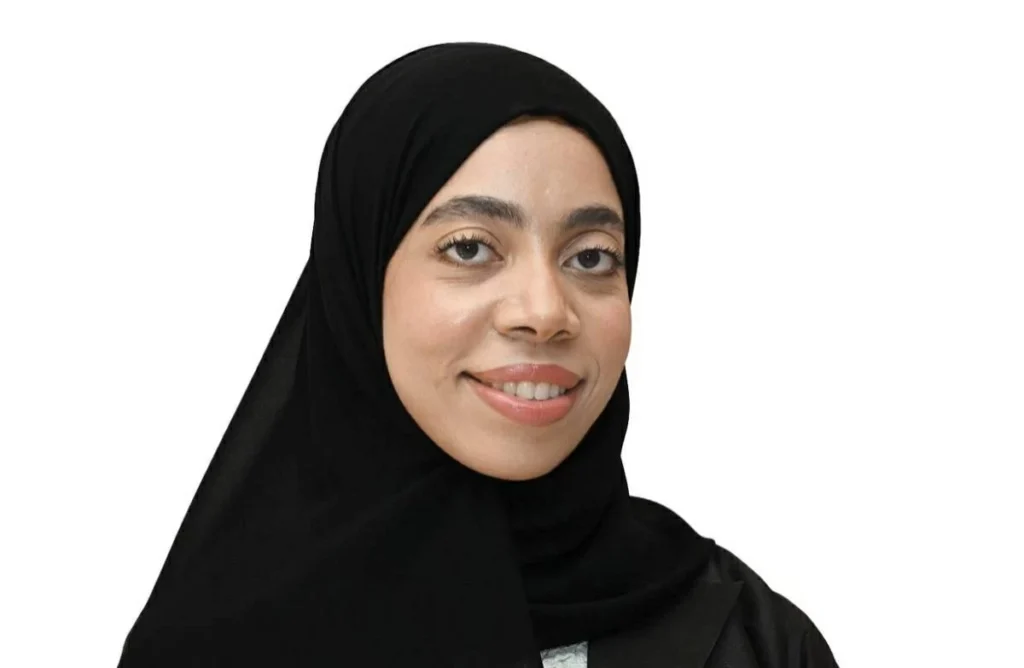 دانا الجنيبي.. ريشة تحاكي سحر الطبيعة وتلامس الوجدان