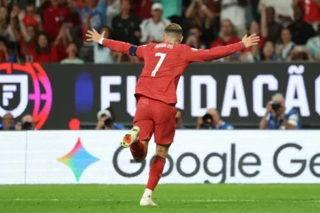 من يخلف رونالدو في ارتداء القميص رقم 7 مع منتخب البرتغال؟ من يخلف رونالدو في ارتداء القميص رقم 7 مع منتخب البرتغال؟