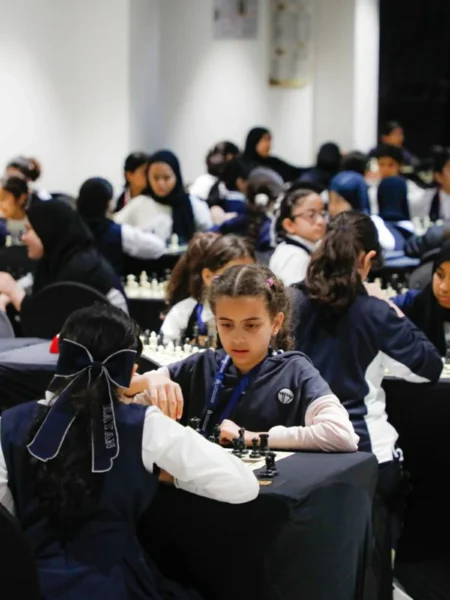 مشاركة 10 آلاف طالب وطالبة في بطولة حمدة بنت تريم لشطرنج المدارس مشاركة 10 آلاف طالب وطالبة في بطولة حمدة بنت تريم لشطرنج المدارس