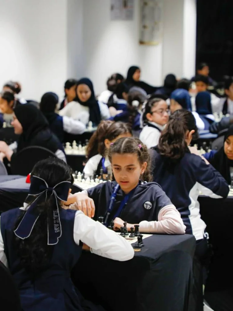 مشاركة 10 آلاف طالب وطالبة في بطولة حمدة بنت تريم لشطرنج المدارس