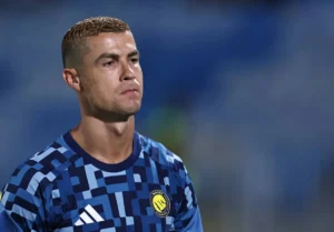 رونالدو يغادر معسكر البرتغال ويعود إلى السعودية