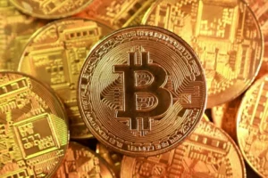 البيتكوين تتجاوز 85 ألف دولار بدعم من تدفقات الصناديق الاستثمارية