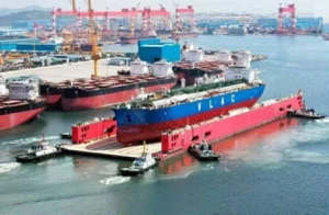 أدنوك للإمداد والخدمات تطلب بناء 3 ناقلات غاز عملاقة بـ1.2 مليار درهم