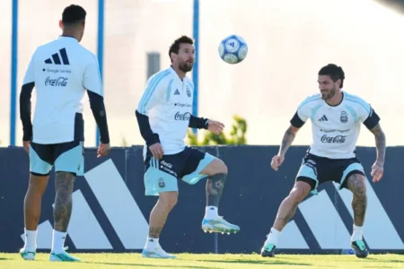 تجهيزات الأرجنتين لمباراة اعتزال ميسي: خطط الاتحاد وآخر التطورات