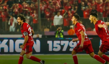 الأهلي يتغلب على الزمالك بثنائية نظيفة ويحسم القمة المصرية