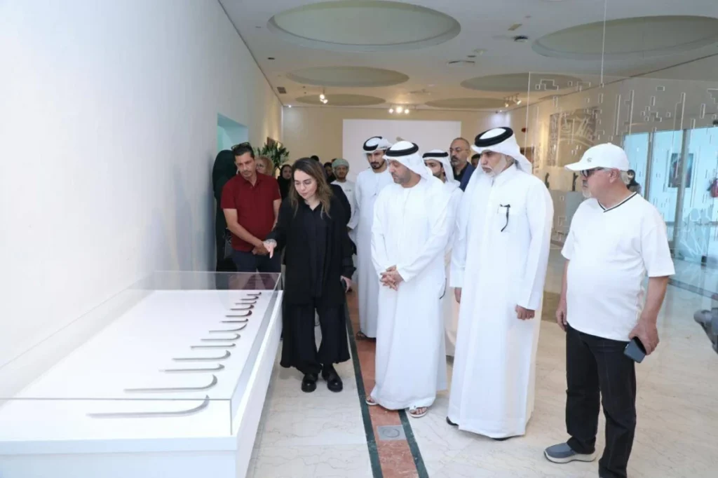 ملتقى الخط العربي يستعرض أبعاد الحرف في معرض بينهما
