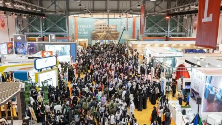 معرض الشارقة الدولي للكتاب يطلق دورته الـ 45 بمشاركة 2673 ناشراً و1500 فعالية ثقافية معرض الشارقة الدولي للكتاب يطلق دورته الـ 45 بمشاركة 2673 ناشراً و1500 فعالية ثقافية