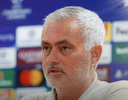 مورينيو ينتقد التحكيم في الدوري الإسباني تزامناً مع عودته إلى روما مورينيو ينتقد التحكيم في الدوري الإسباني تزامناً مع عودته إلى روما