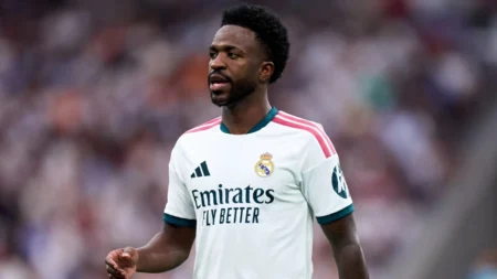 ريال مدريد يفتقد فينيسيوس في الكلاسيكو بعد إيقافه 4 مباريات ريال مدريد يفتقد فينيسيوس في الكلاسيكو بعد إيقافه 4 مباريات