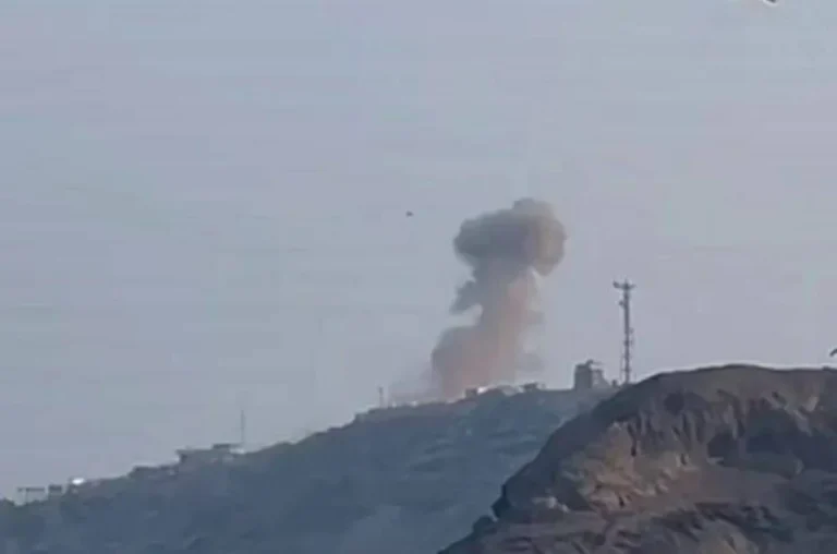 14 قتيلاً وجريحاً في هجوم حوثي استهدف القصر الرئاسي بعدن