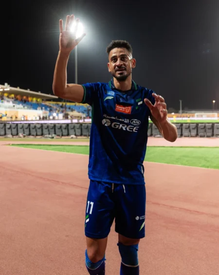 جمال السلامي يحقق فوزه الأول في الدوري السعودي بهدف قاتل لباتنا