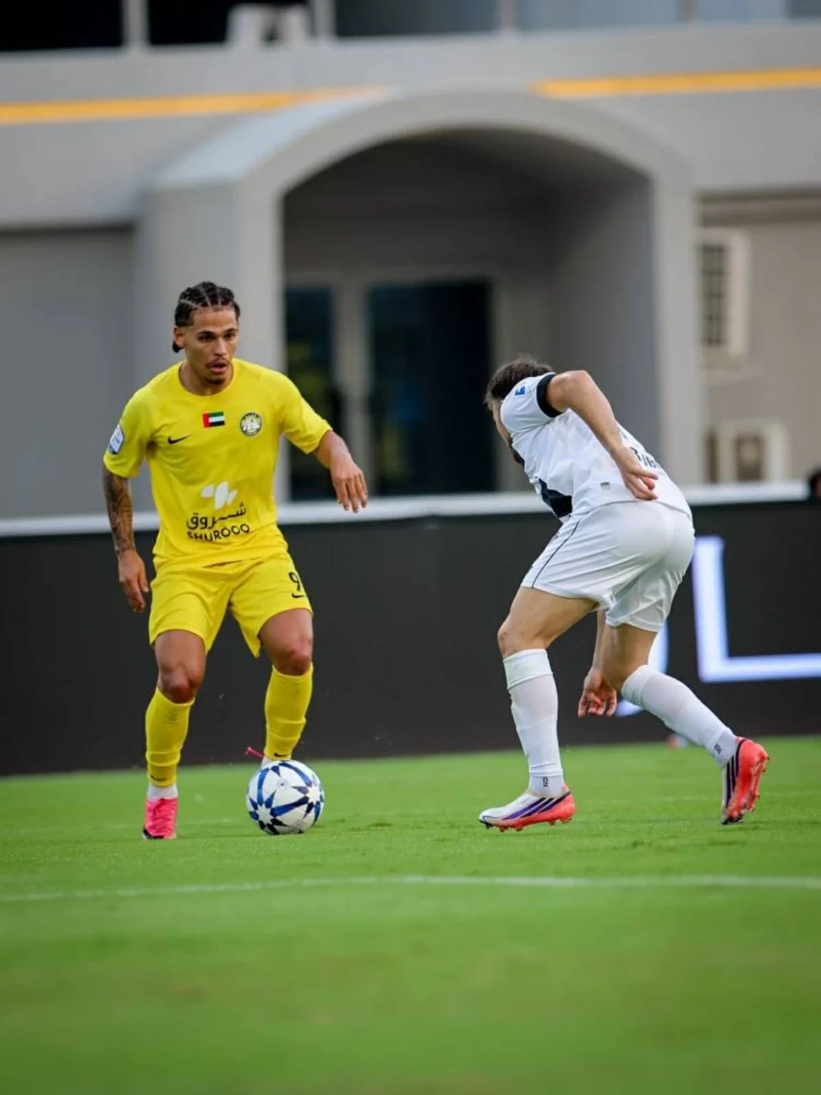 اتحاد كلباء يعطل الجزيرة ويشعل صراع الصدارة في دوري أدنوك للمحترفين