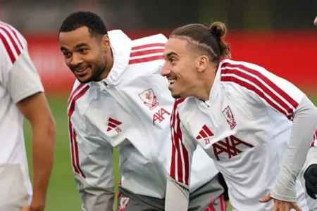 دليل مباراة ليفربول وفياريال في دوري أبطال أوروبا: الموعد والقنوات الناقلة والتشكيل المتوقع دليل مباراة ليفربول وفياريال في دوري أبطال أوروبا: الموعد والقنوات الناقلة والتشكيل المتوقع