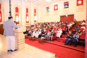 قصائد بيت الشعر تحلق في آفاق الخيال