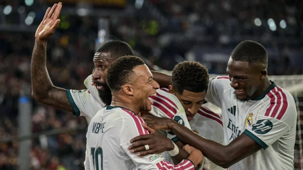 مورينيو يحلل مواجهة ريال مدريد ولايبزيج: توظيف جديد لفينيسيوس وتعديل لمركز فالفيردي