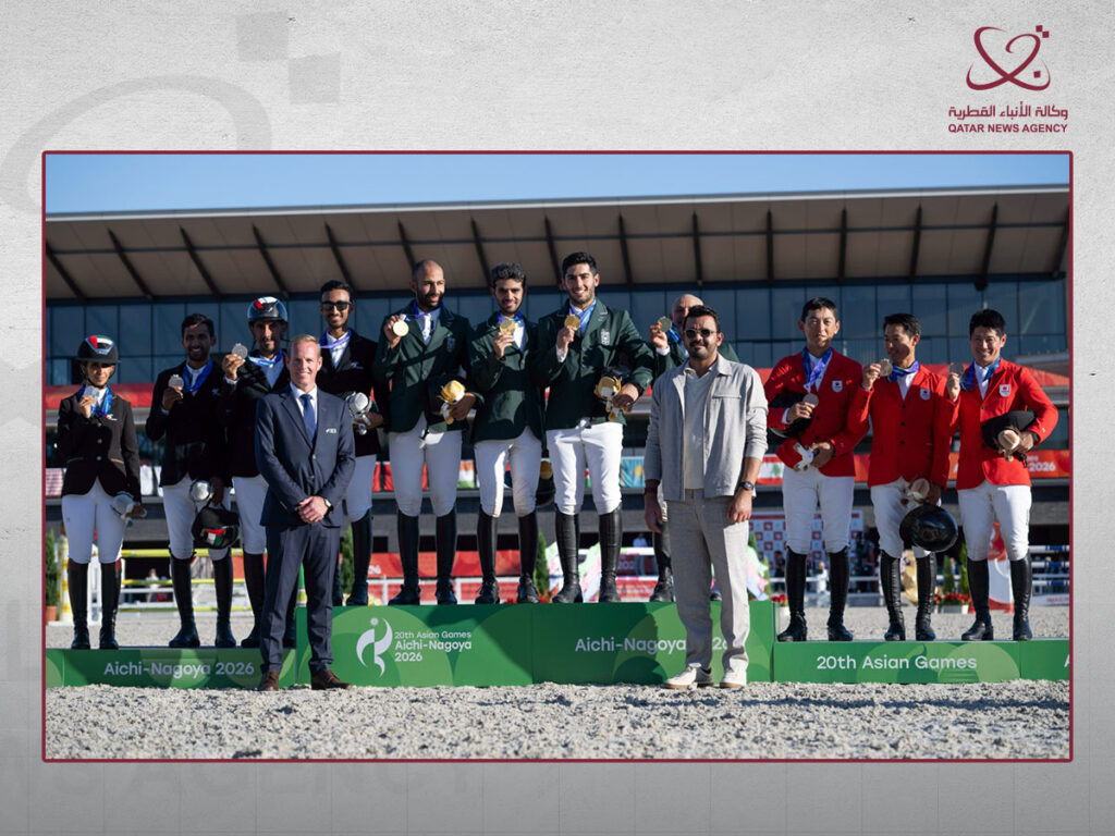رئيس المجلس الأولمبي الآسيوي يتوج أبطال قفز الحواجز للفرق رئيس المجلس الأولمبي الآسيوي يتوج أبطال قفز الحواجز للفرق
