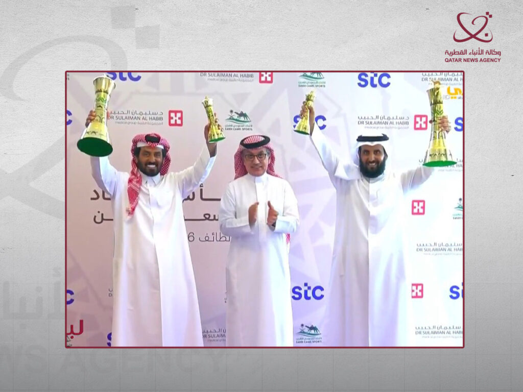 الهجن القطرية تتوج بكأسي اللقايا في كأس الاتحاد السعودي للهجن الهجن القطرية تتوج بكأسي اللقايا في كأس الاتحاد السعودي للهجن