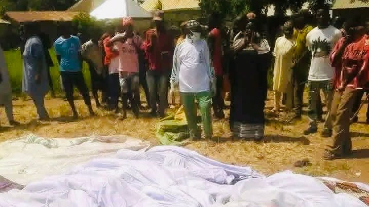 مقتل 62 شخصاً ونزوح الآلاف في هجوم مسلح بنيجيريا