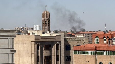 التحالف العربي يشن حملة جوية تستهدف مئات المواقع التابعة للحوثيين في اليمن