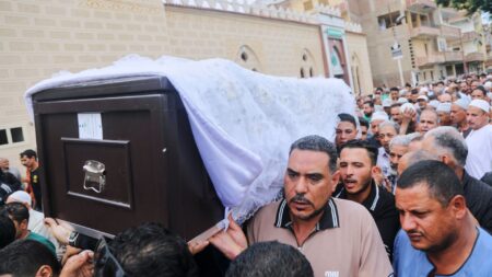 سماع دوي انفجارات جديدة في السعودية وتصاعد الضغوط على واشنطن للرد