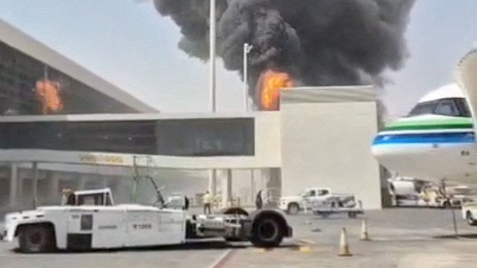 بريطانيا تنصح رعاياها بتجنب السفر غير الضروري إلى السعودية